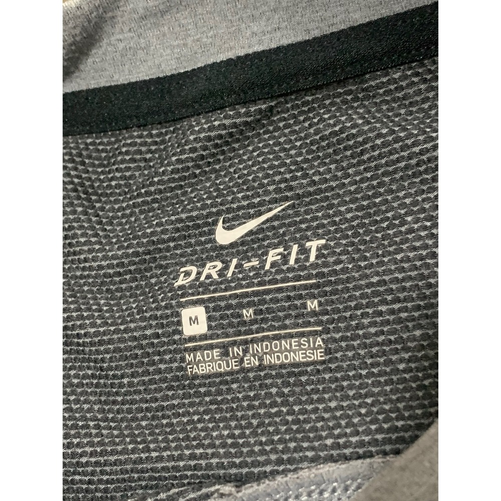 Nike Dry Fit Women's Size M - Gray Cropped Athletic Shirt - Picture 4 of 4